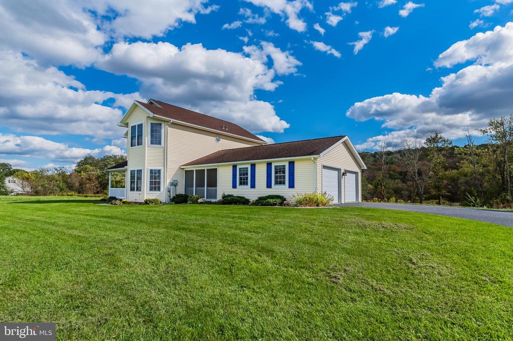 311 Lakeside Dr