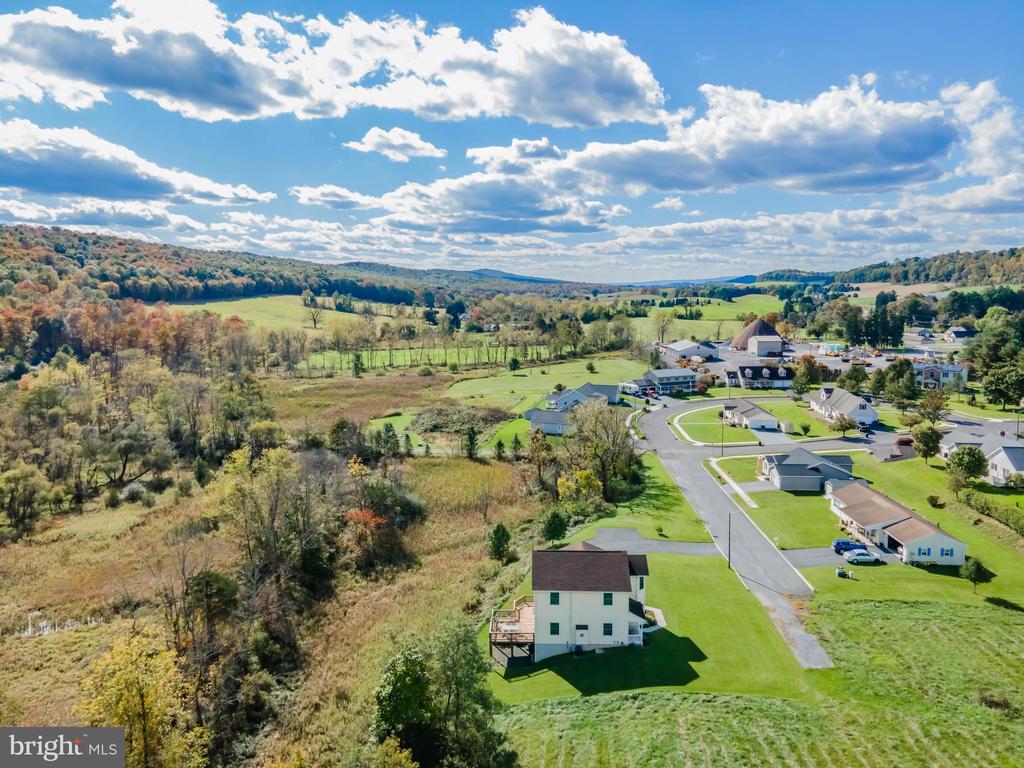 311 Lakeside Dr