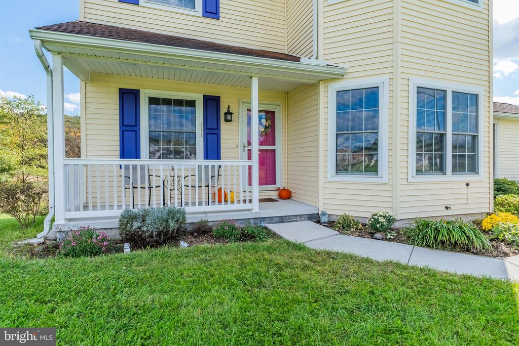 311 Lakeside Dr