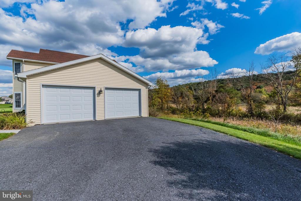 311 Lakeside Dr