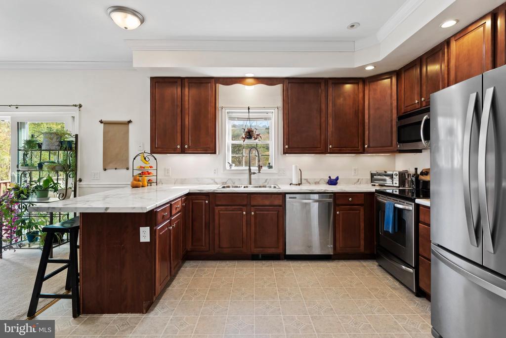 311 Lakeside Dr