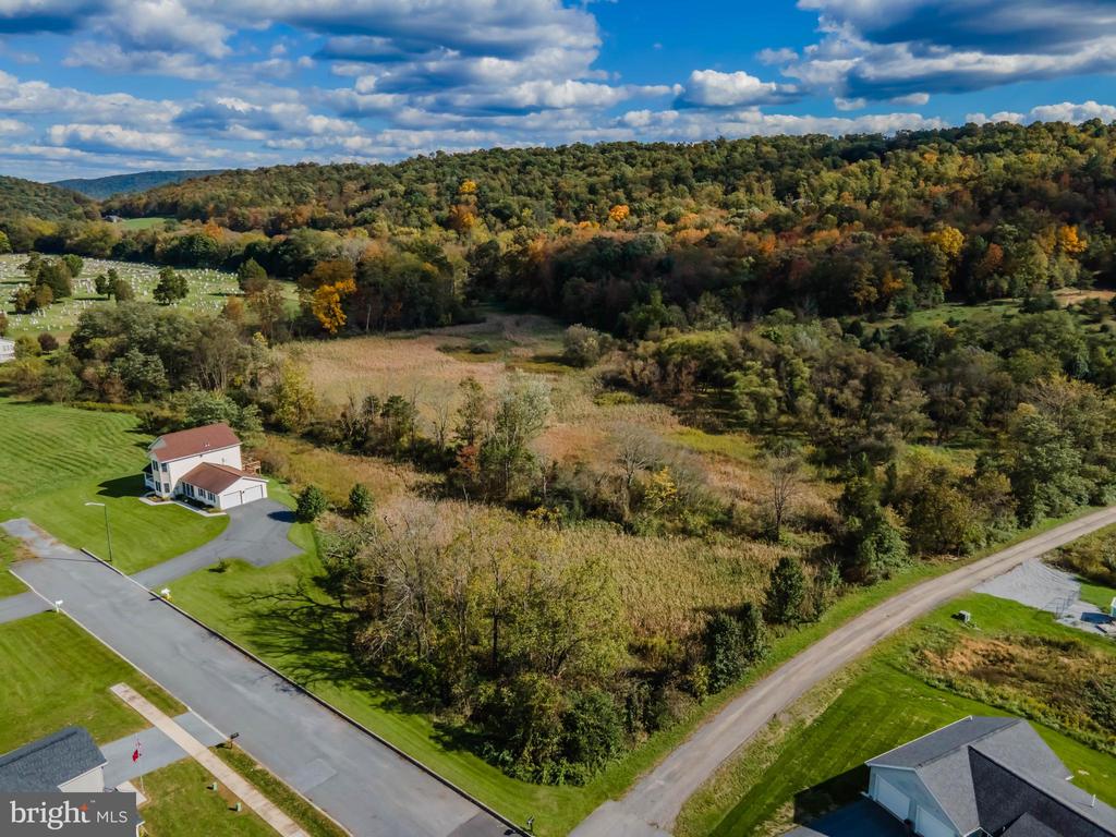 311 Lakeside Dr