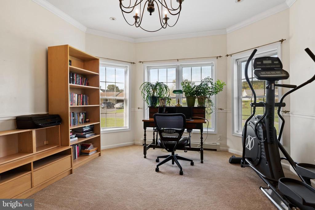 311 Lakeside Dr