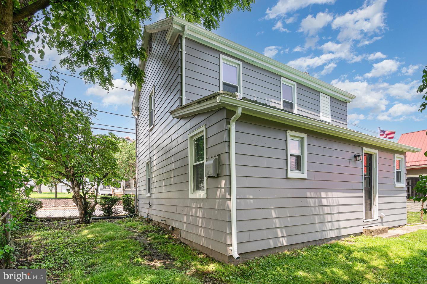 422 N High St