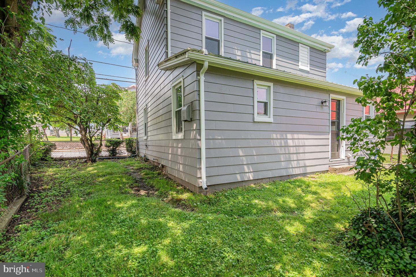 422 N High St