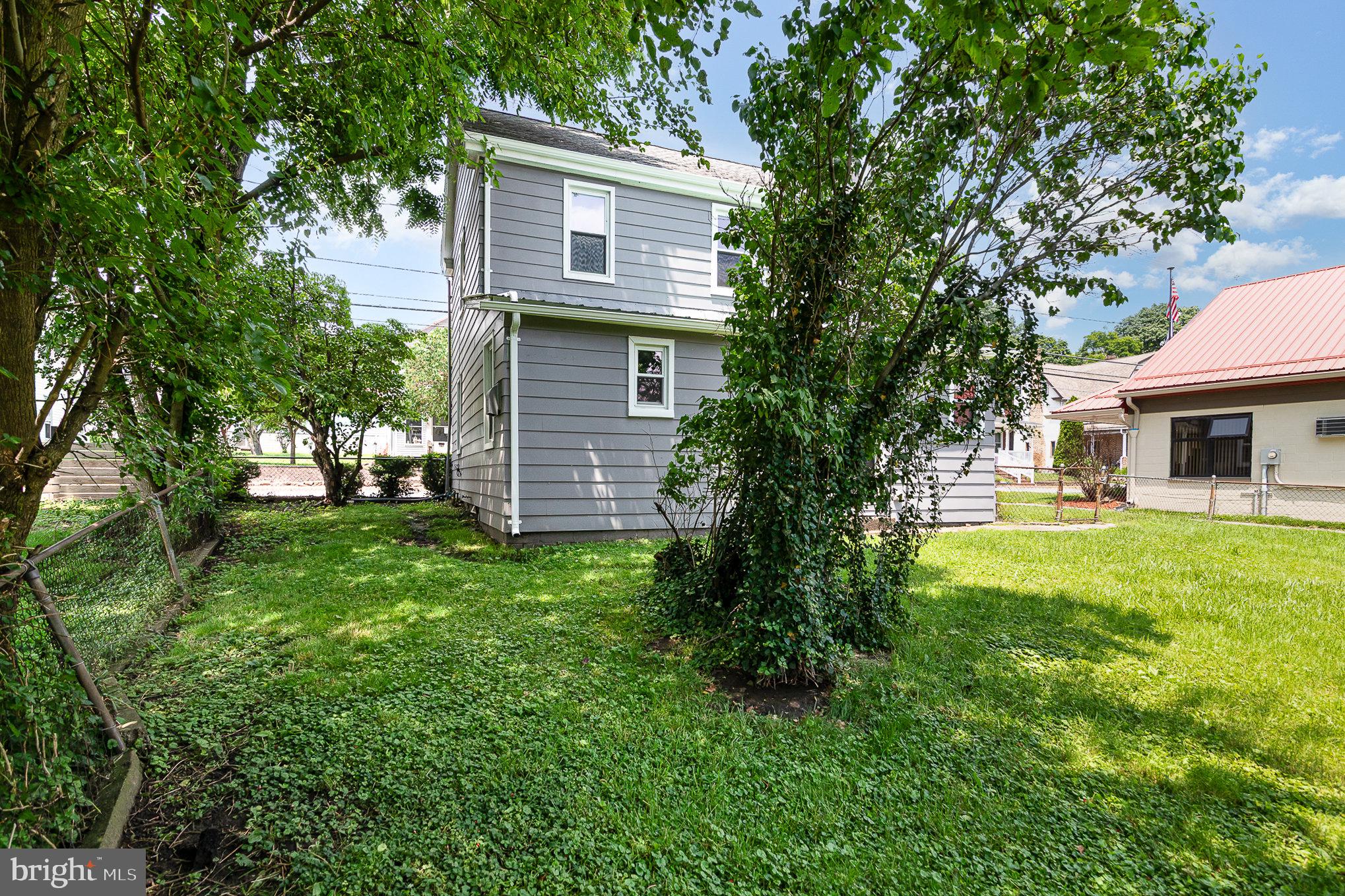 422 N High St