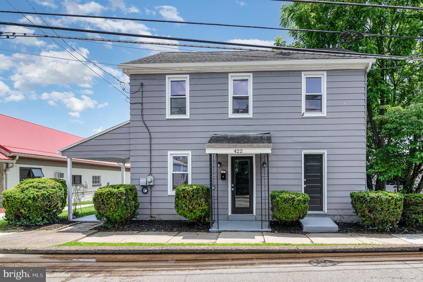 422 N High St
