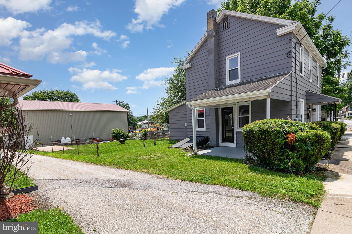 422 N High St