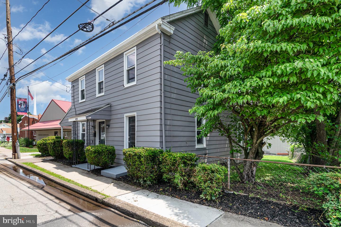 422 N High St