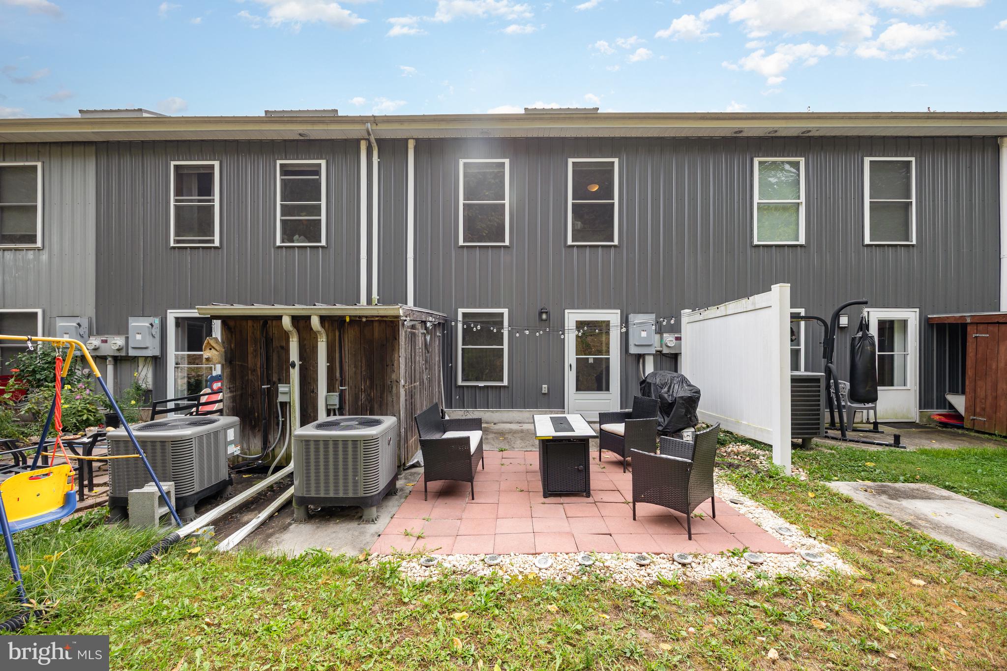 79 PETERSBURG LANE