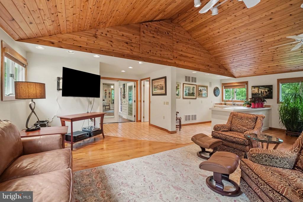 22 BARNETT DRIVE