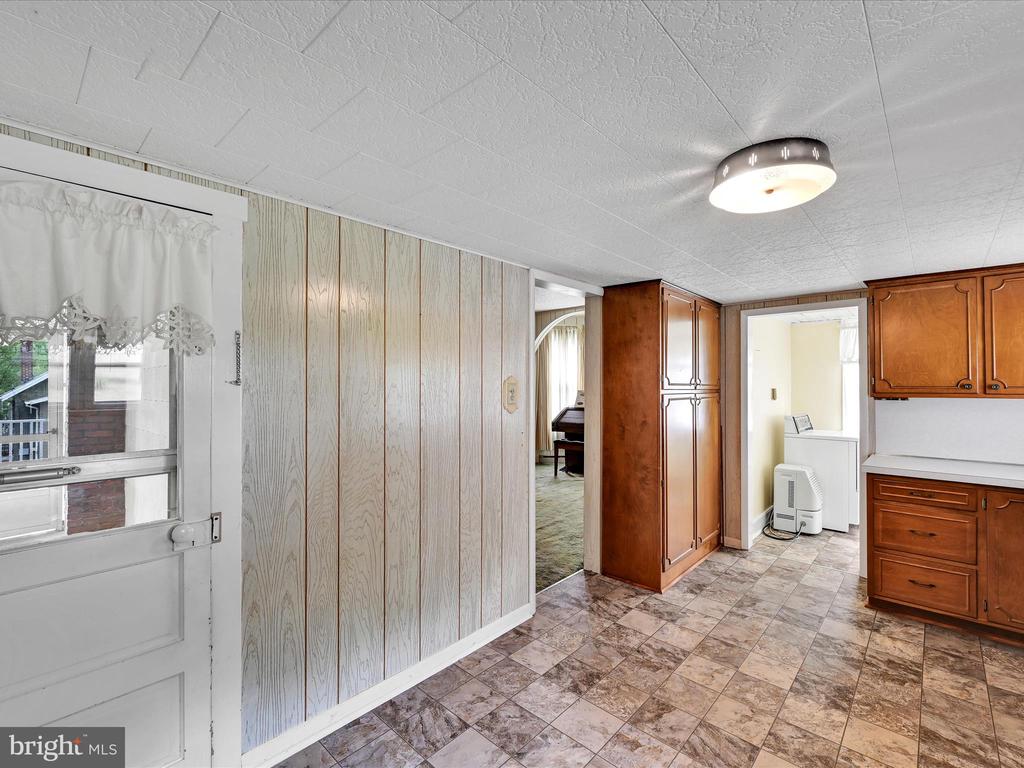 406 W Center St
