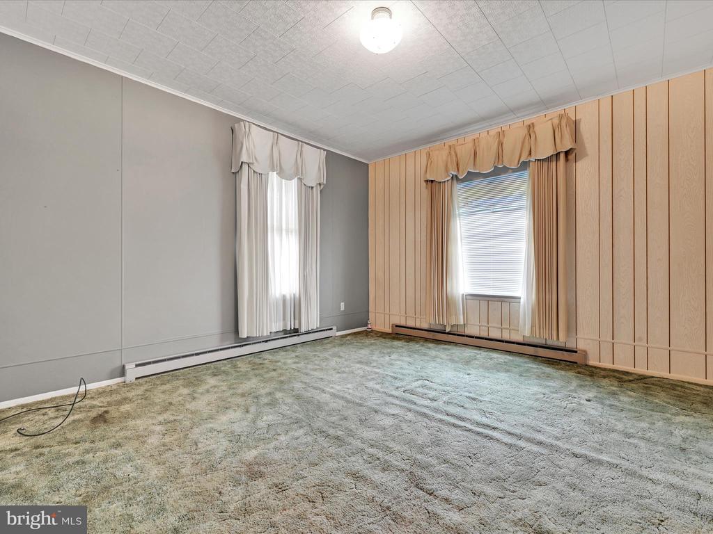 406 W Center St