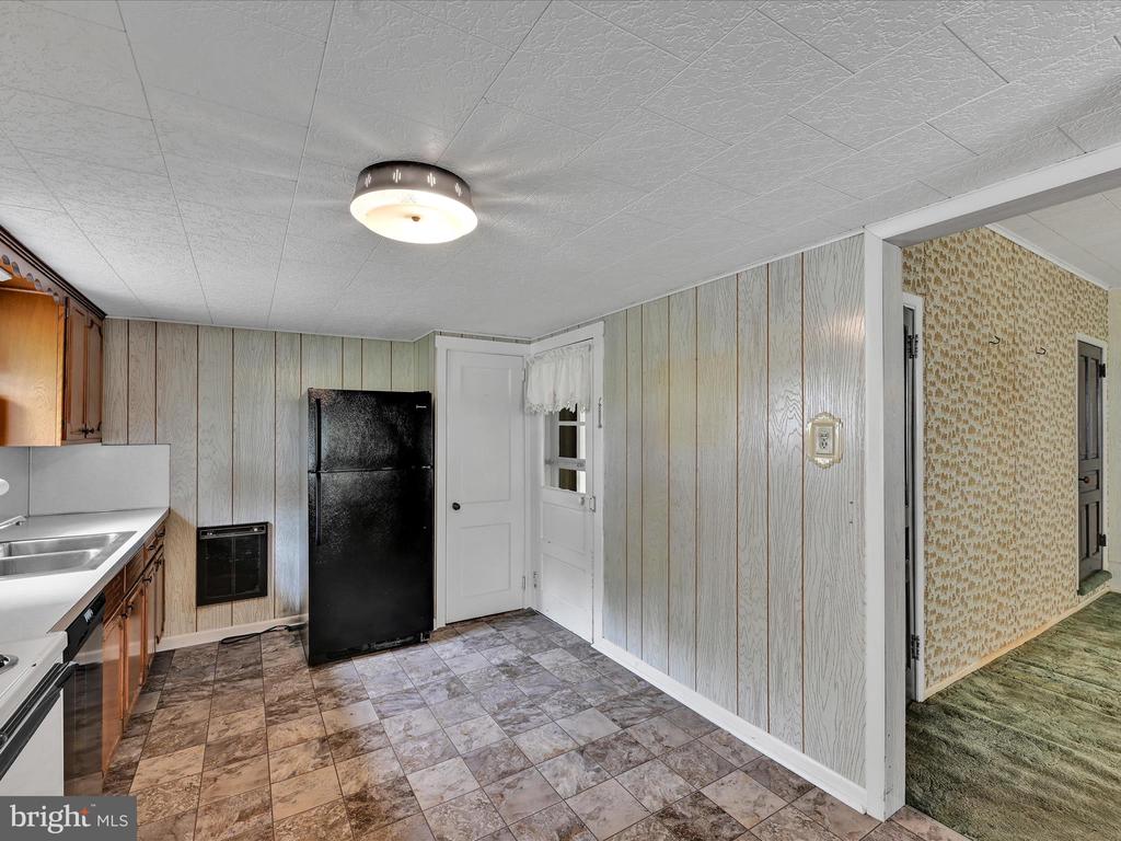 406 W Center St