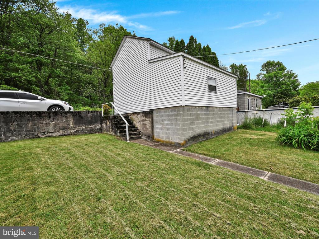 406 W Center St