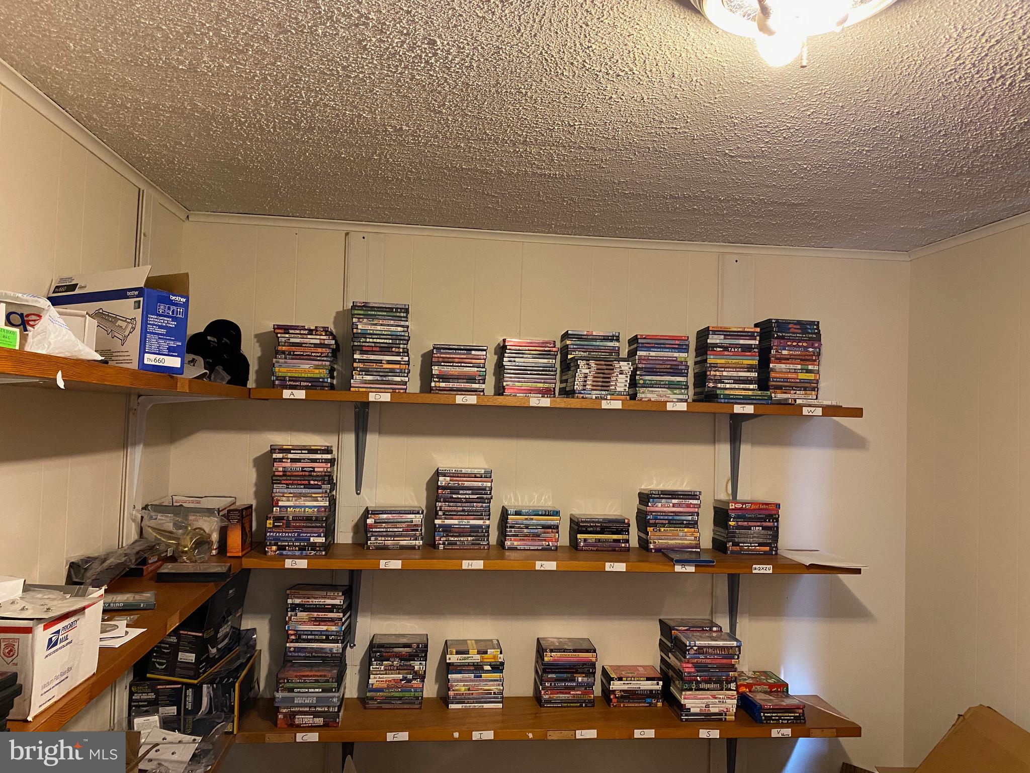 819 E WICONISCO AVENUE