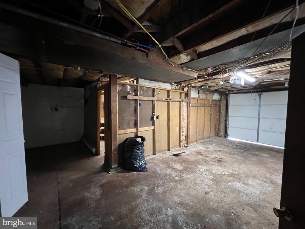 35 Moyer St