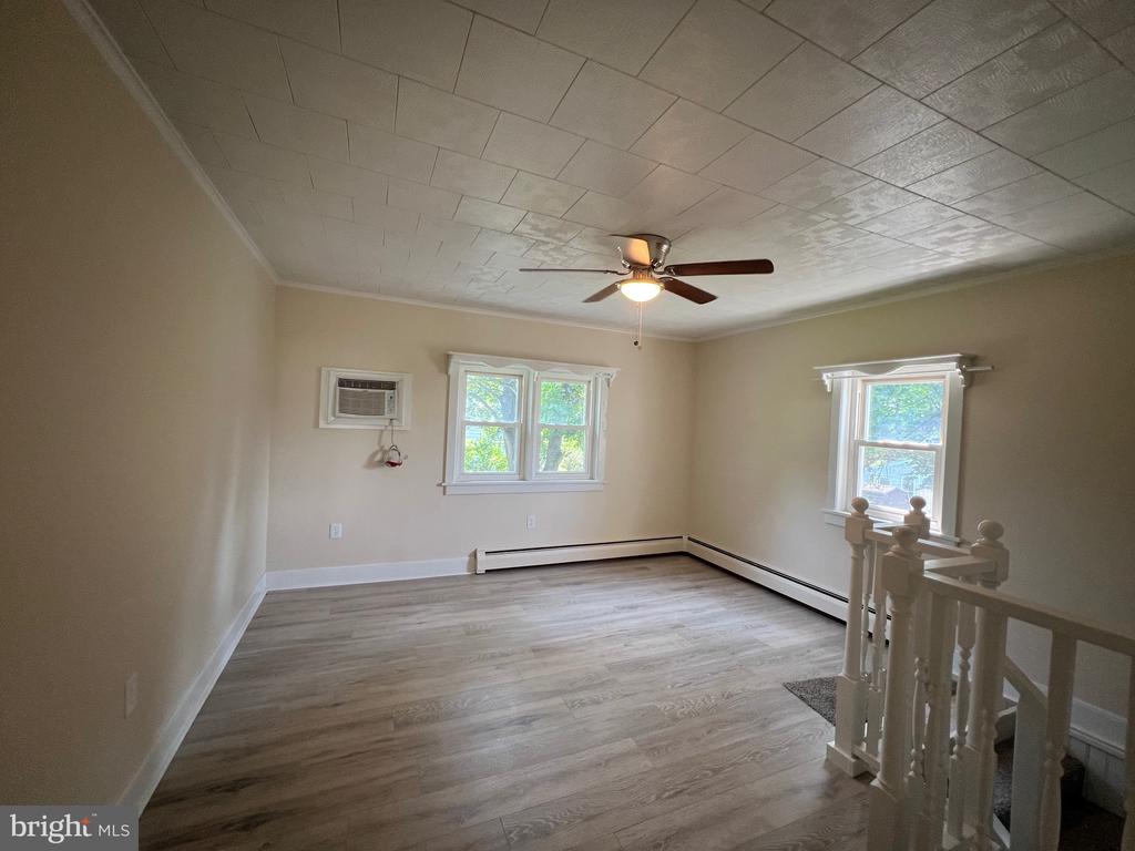35 Moyer St