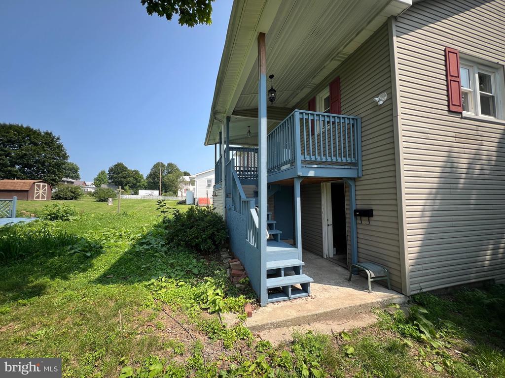 35 Moyer St