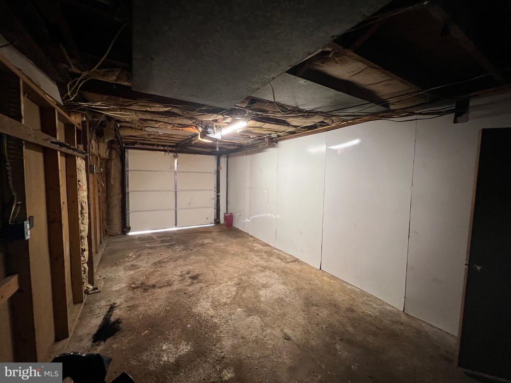 35 Moyer St