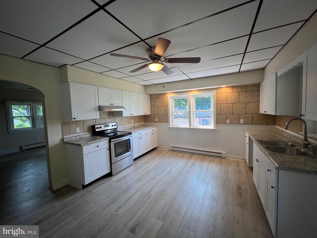 35 Moyer St