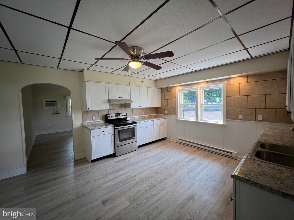 35 Moyer St