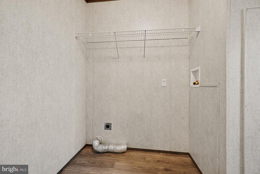 1700 E GRAND AVENUE