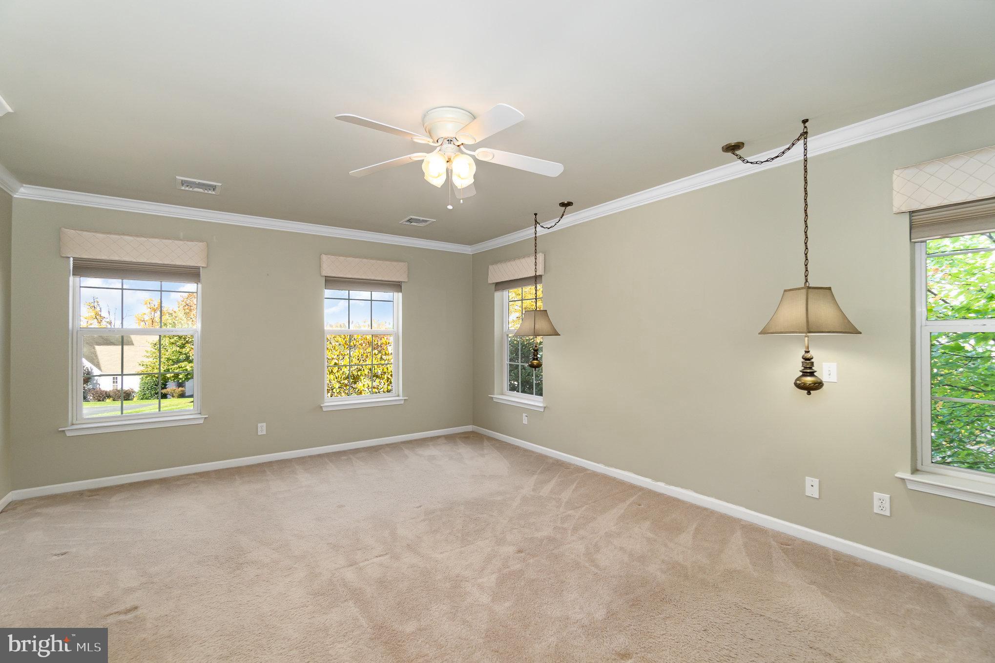1273 Laurel Oak Ln