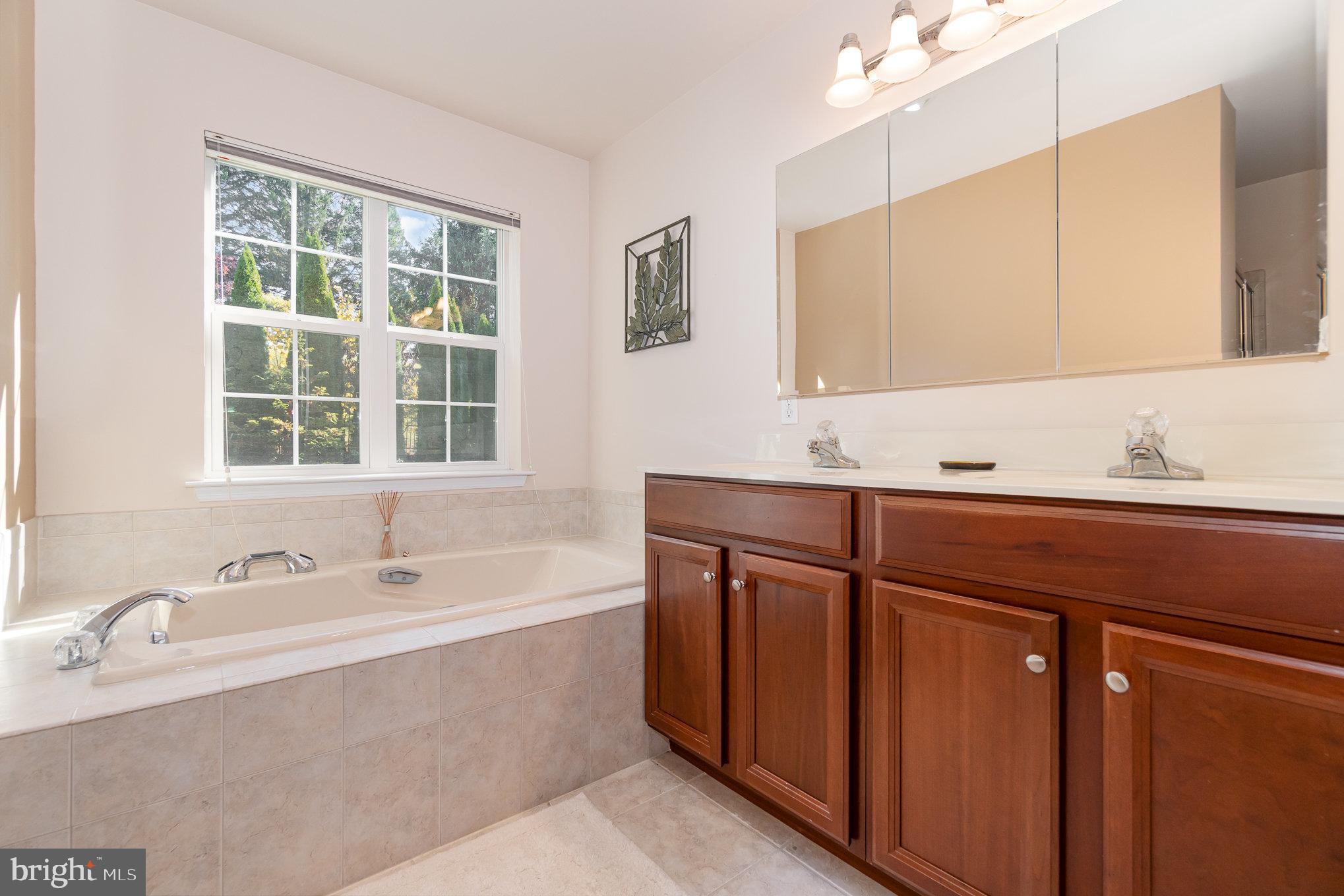 1273 Laurel Oak Ln