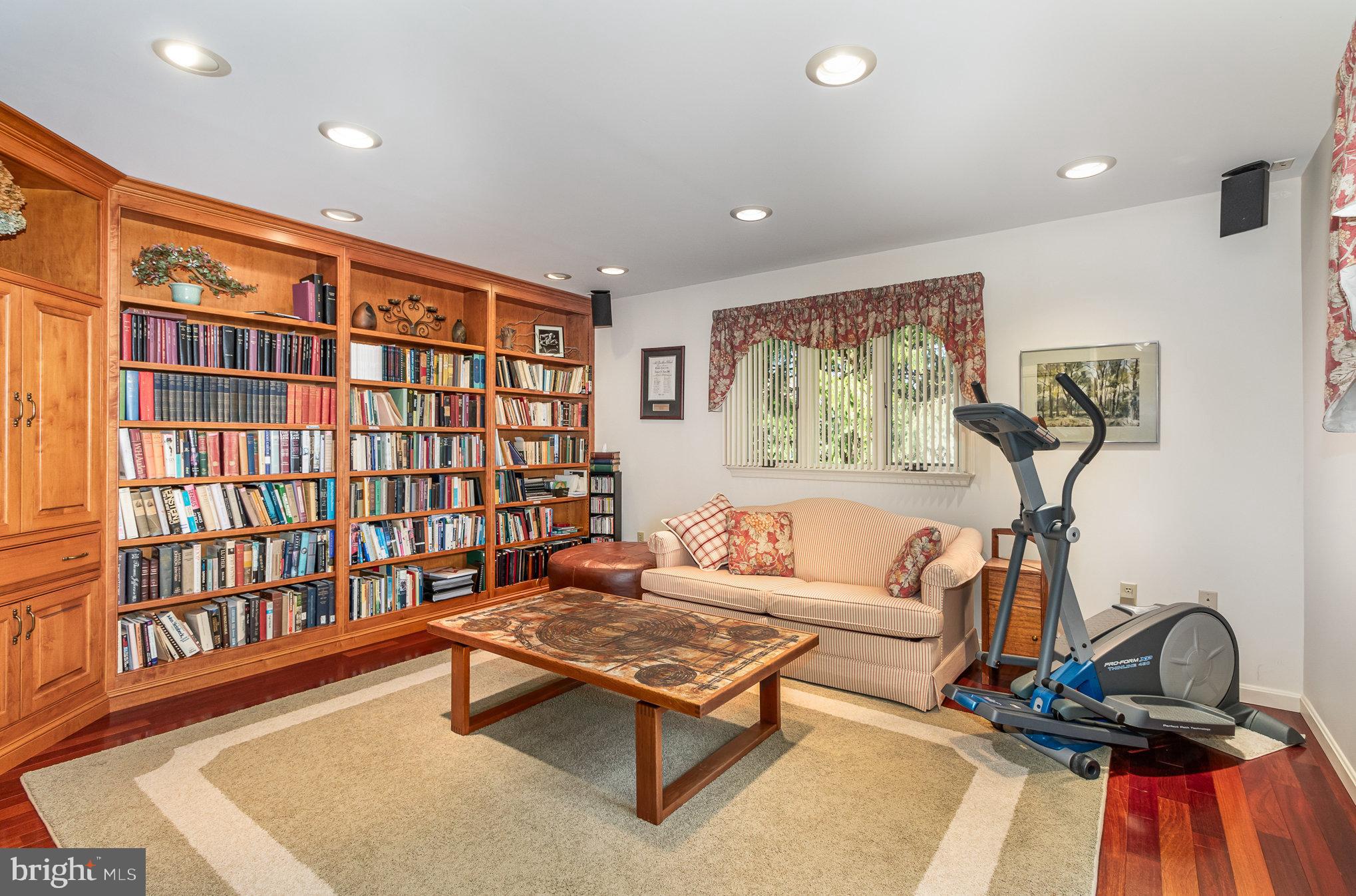 103 Midway Dr