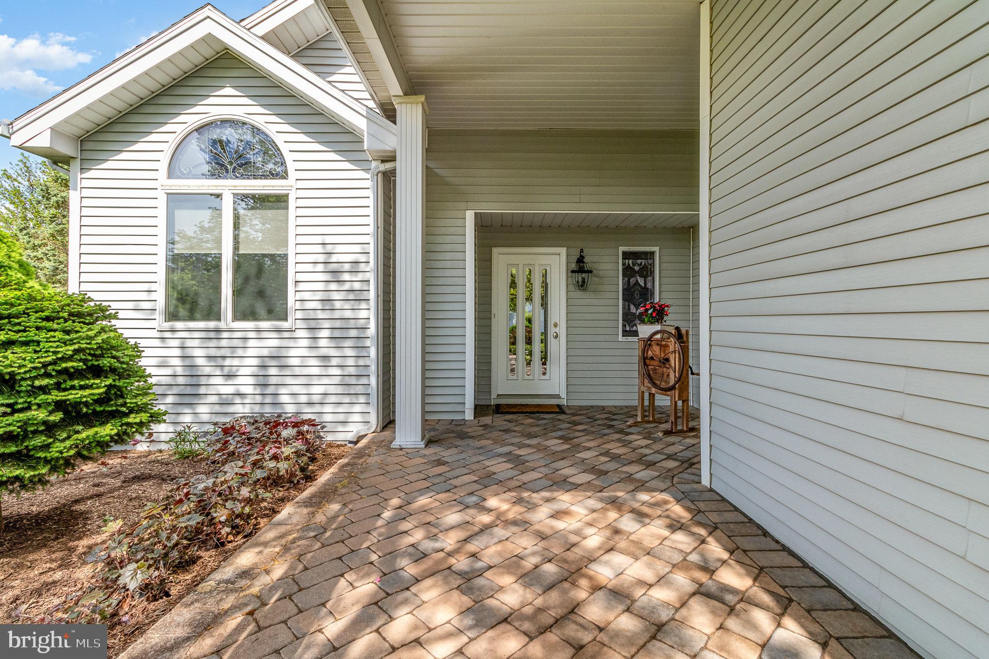 103 Midway Dr