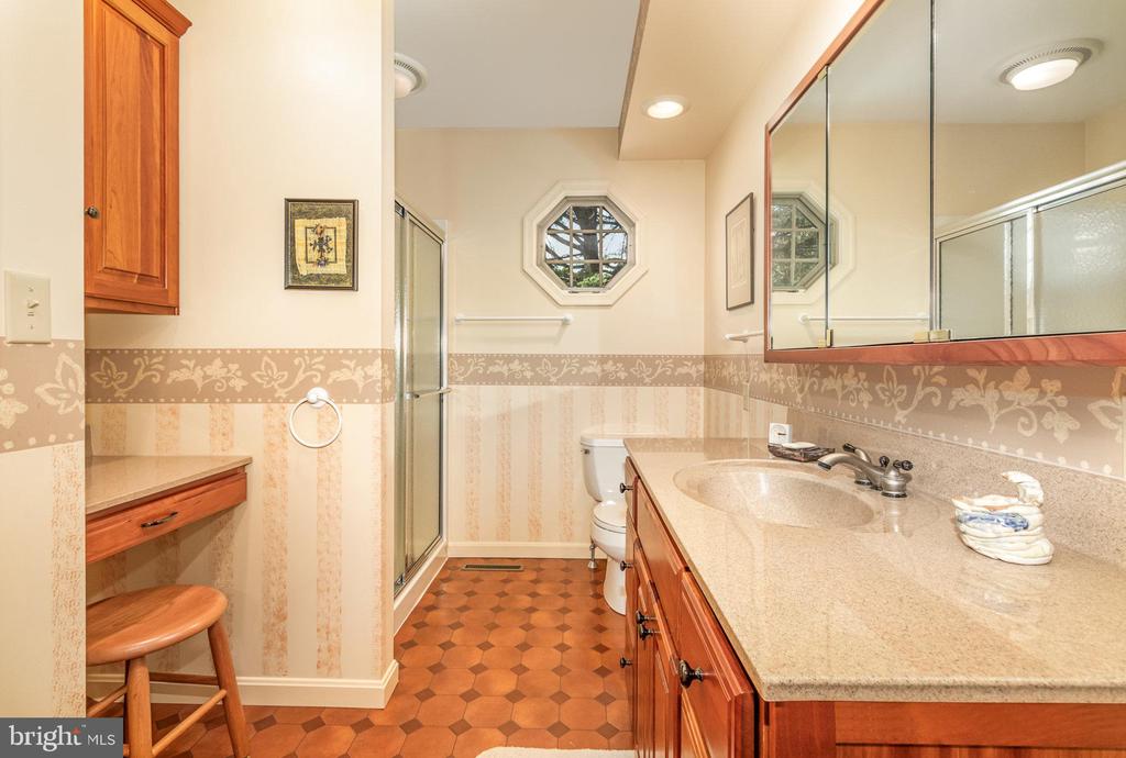 103 Midway Dr