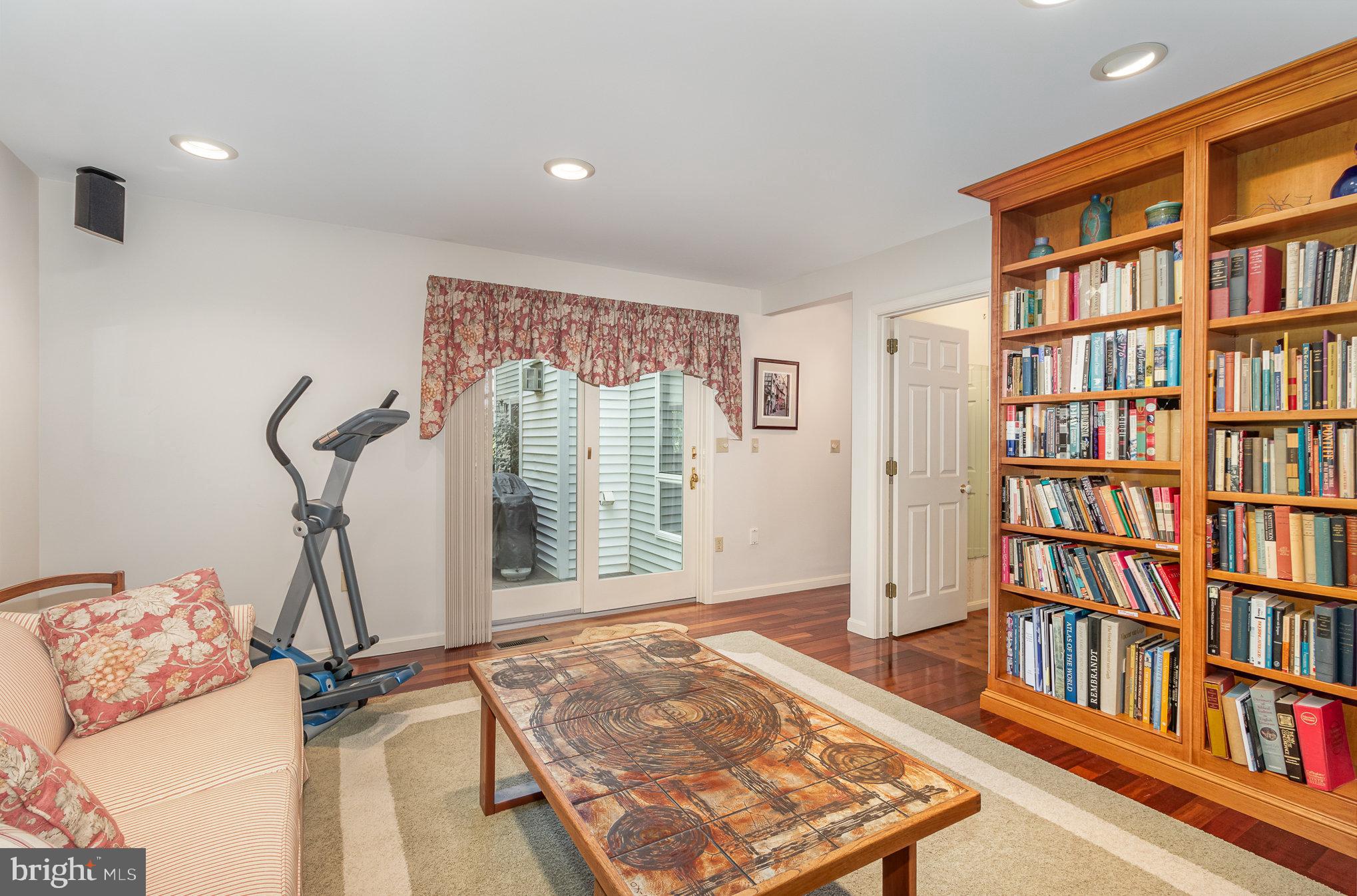 103 Midway Dr