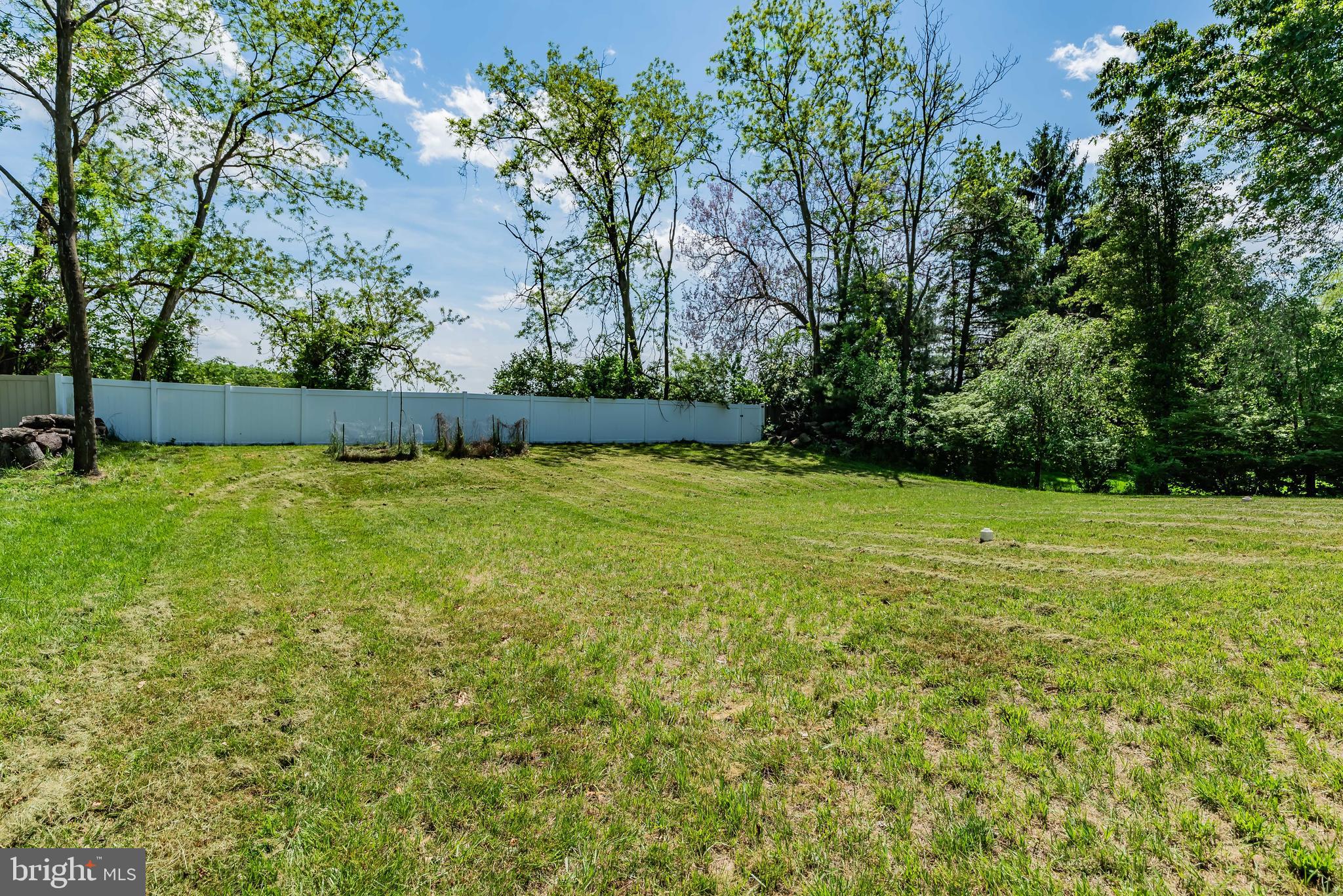3688 Crossfield Ln