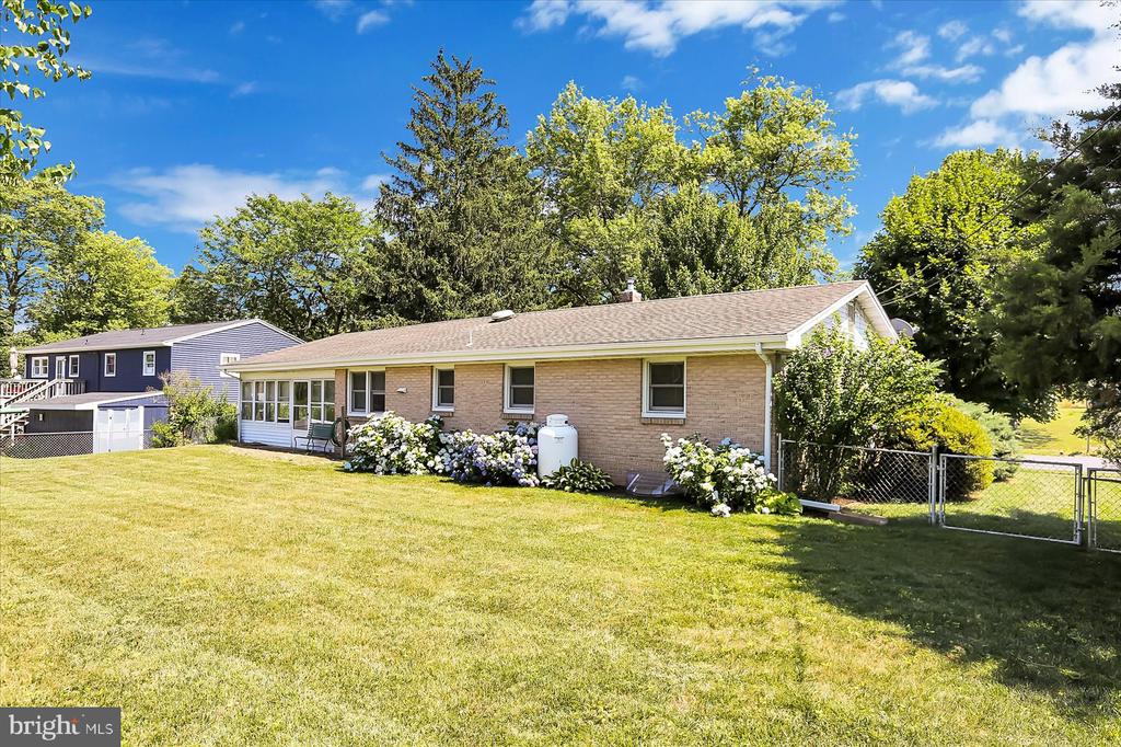 303 Sunset Dr