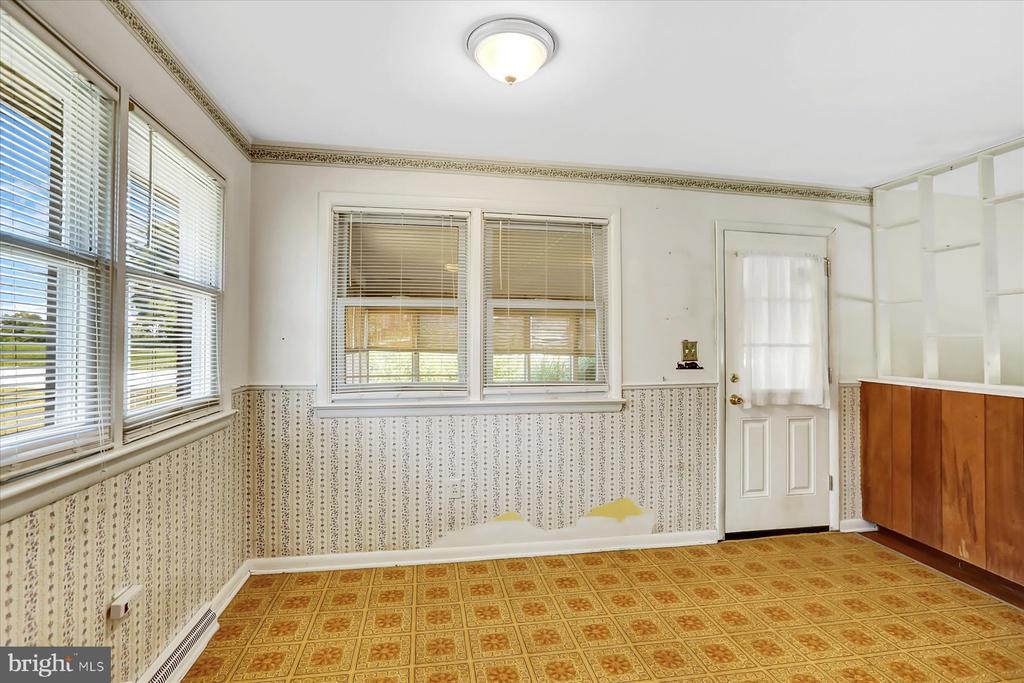 303 Sunset Dr