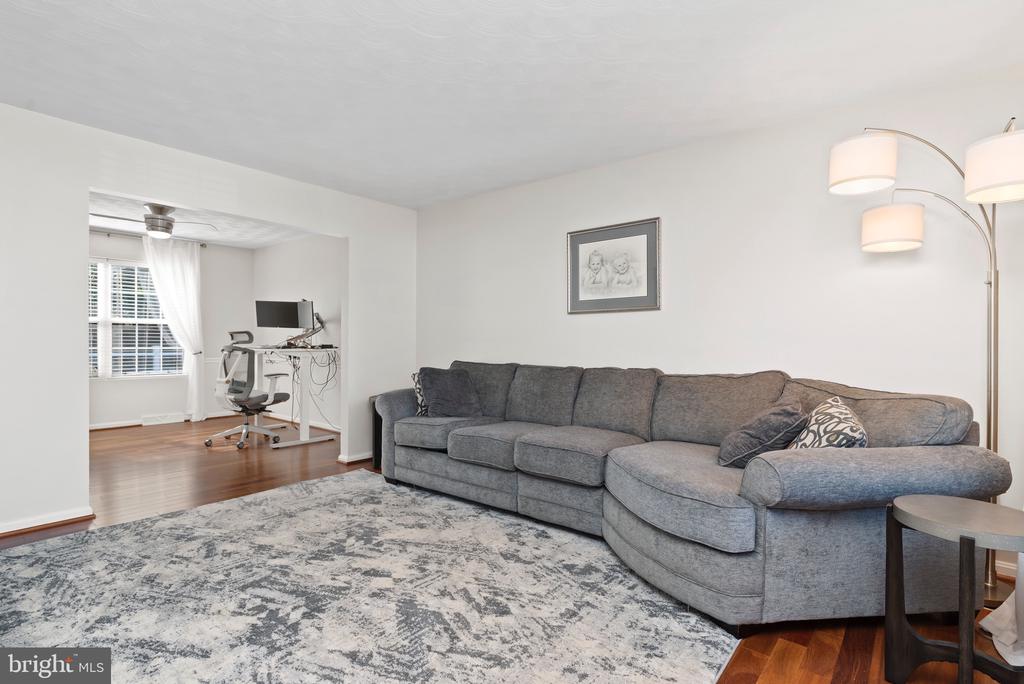 6 Violet Dr