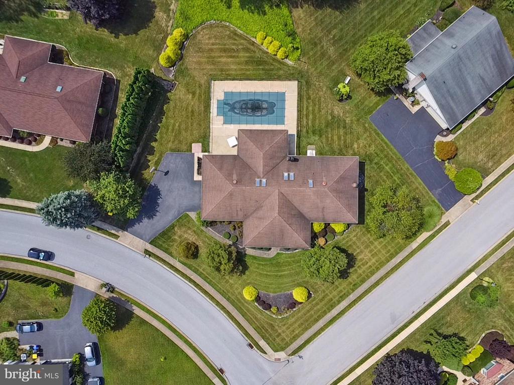 3700 Long Point Dr