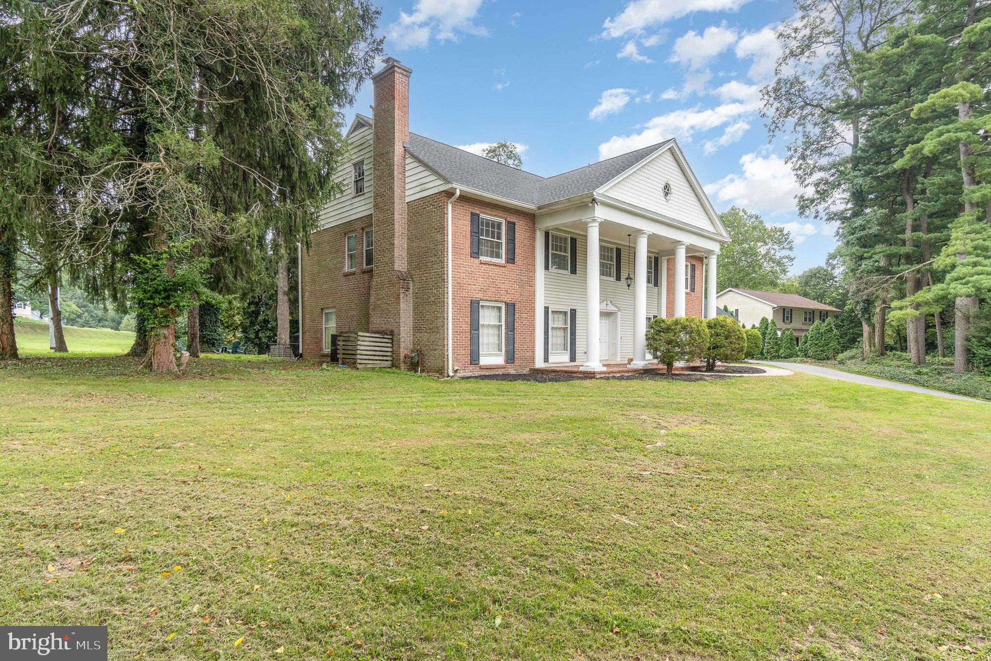 109 Lyn Cir