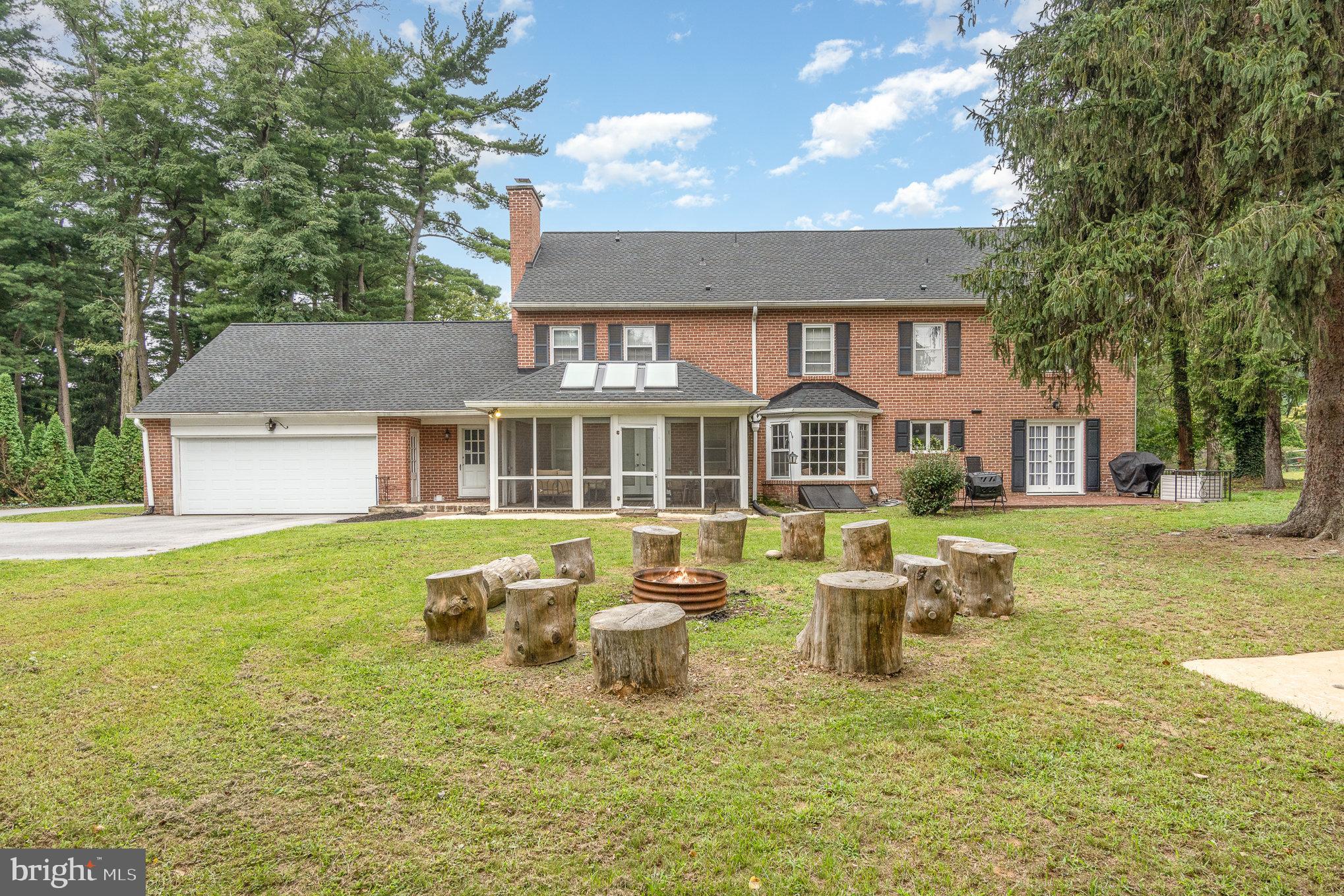 109 Lyn Cir