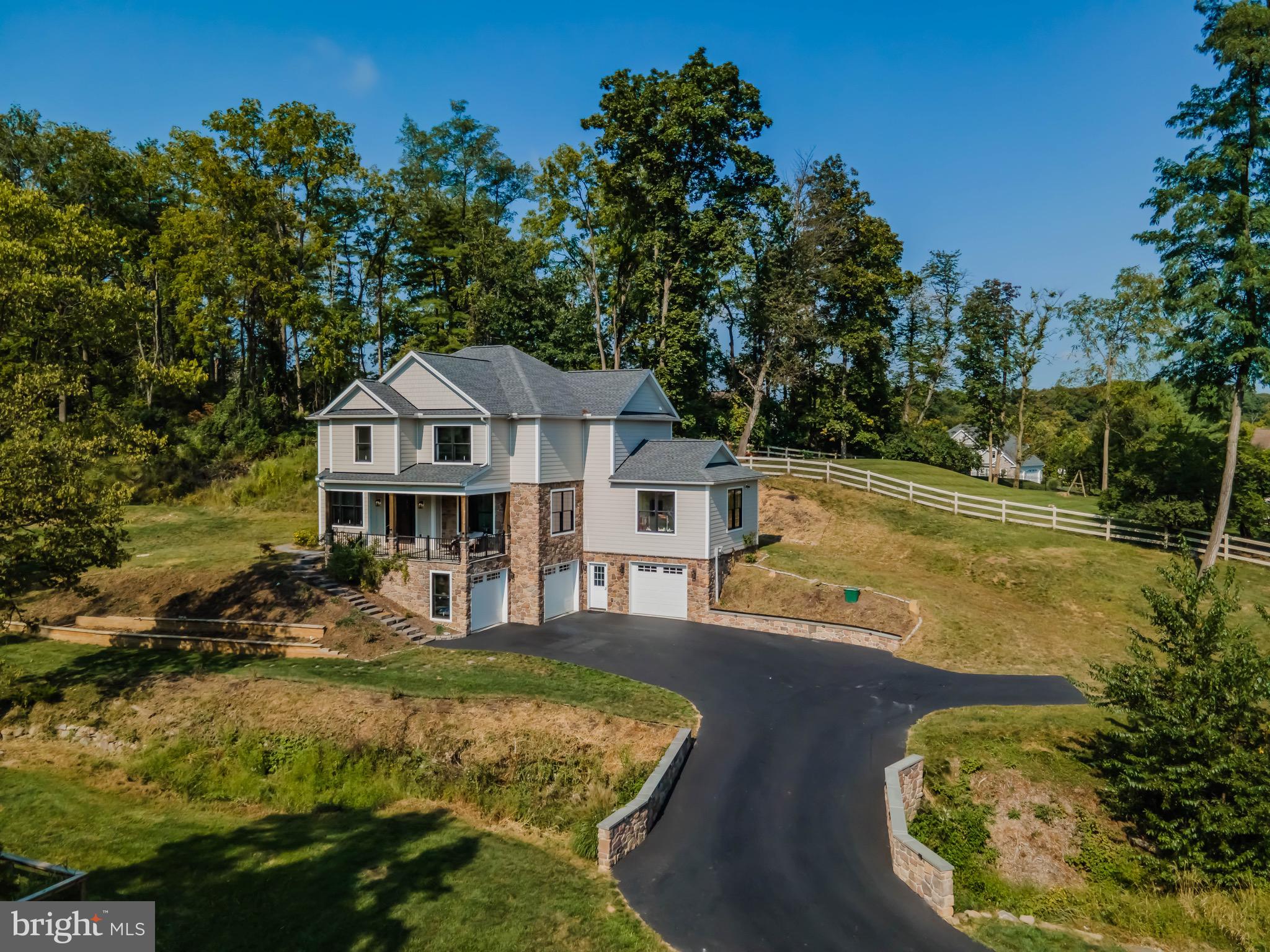 26 Jennifer Ln