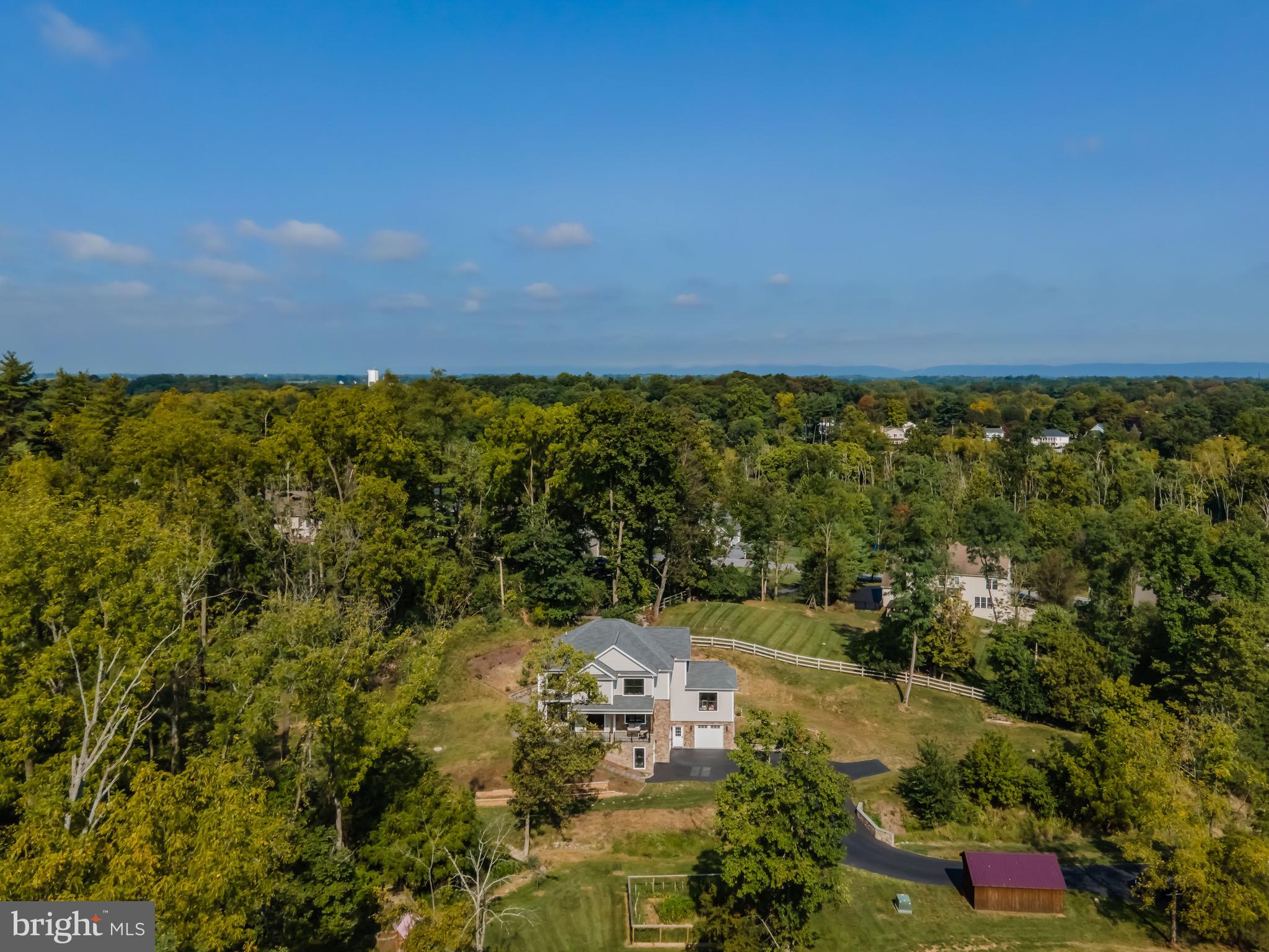 26 Jennifer Ln