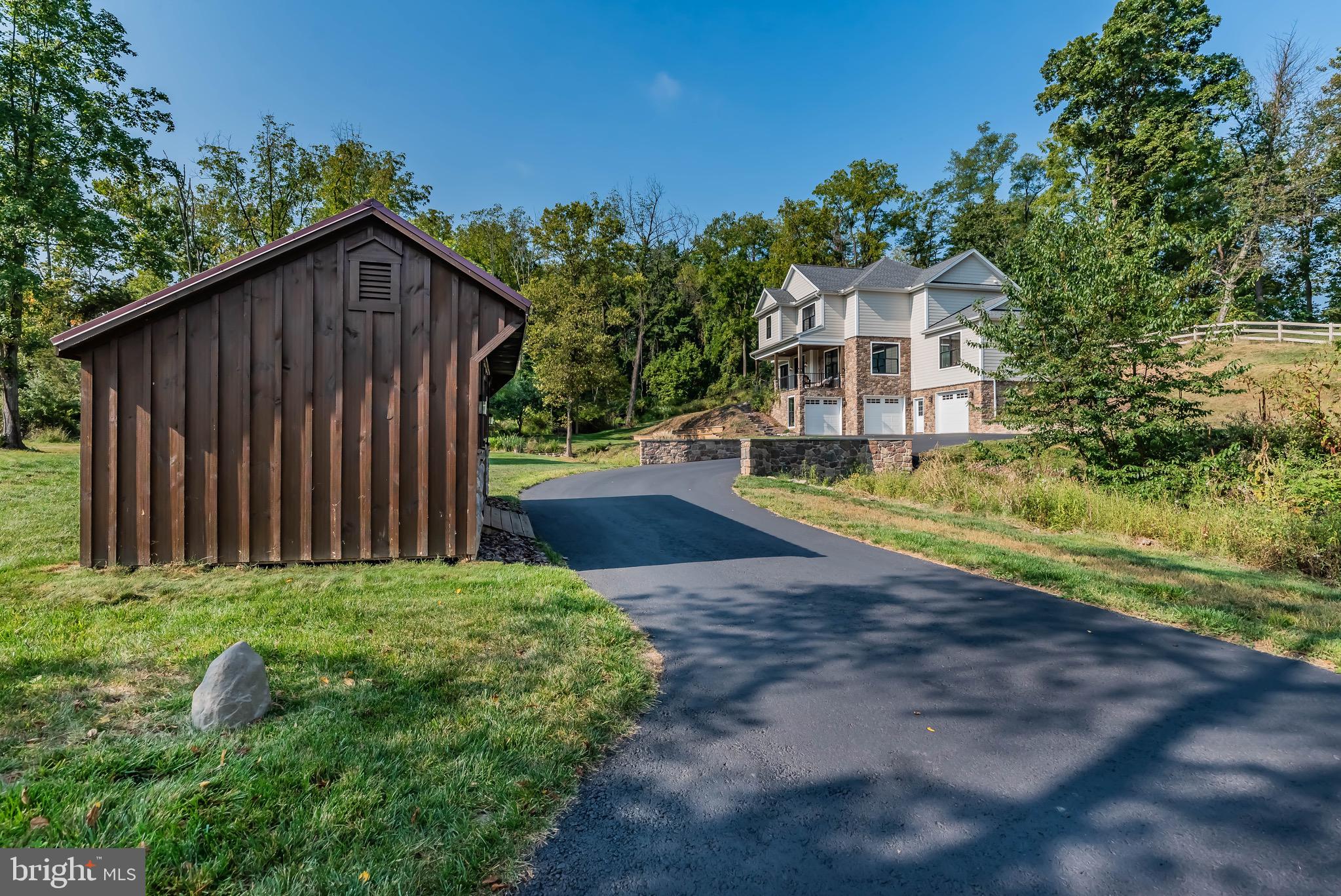 26 Jennifer Ln
