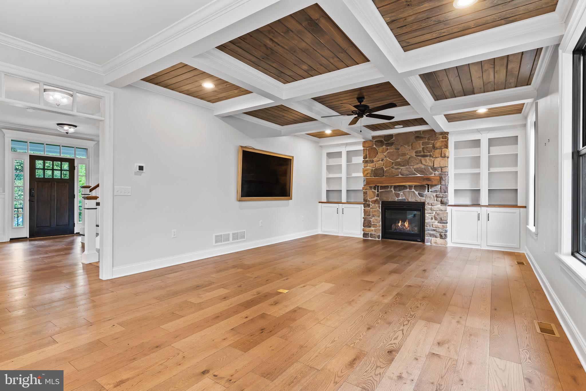 26 Jennifer Ln
