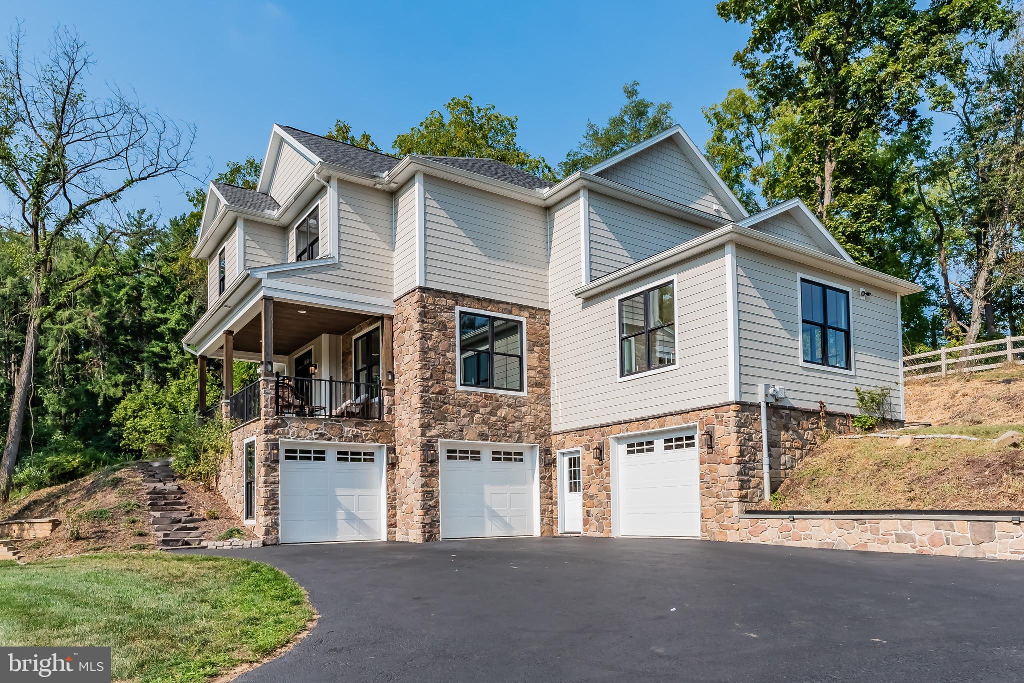 26 Jennifer Ln