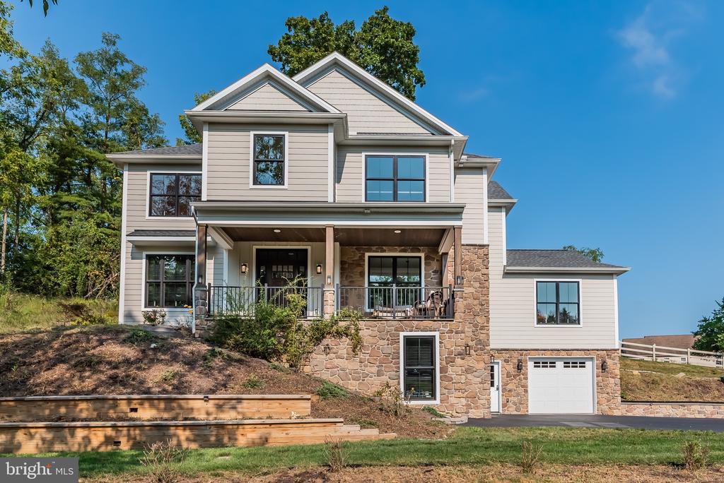 26 Jennifer Ln