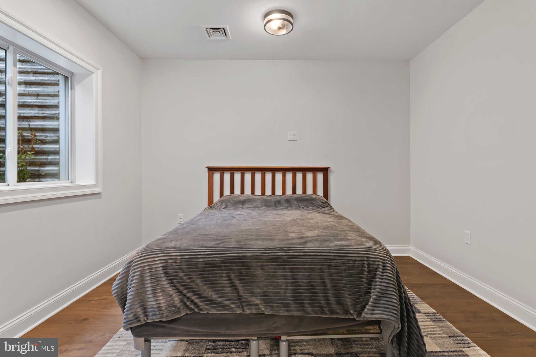 26 Jennifer Ln