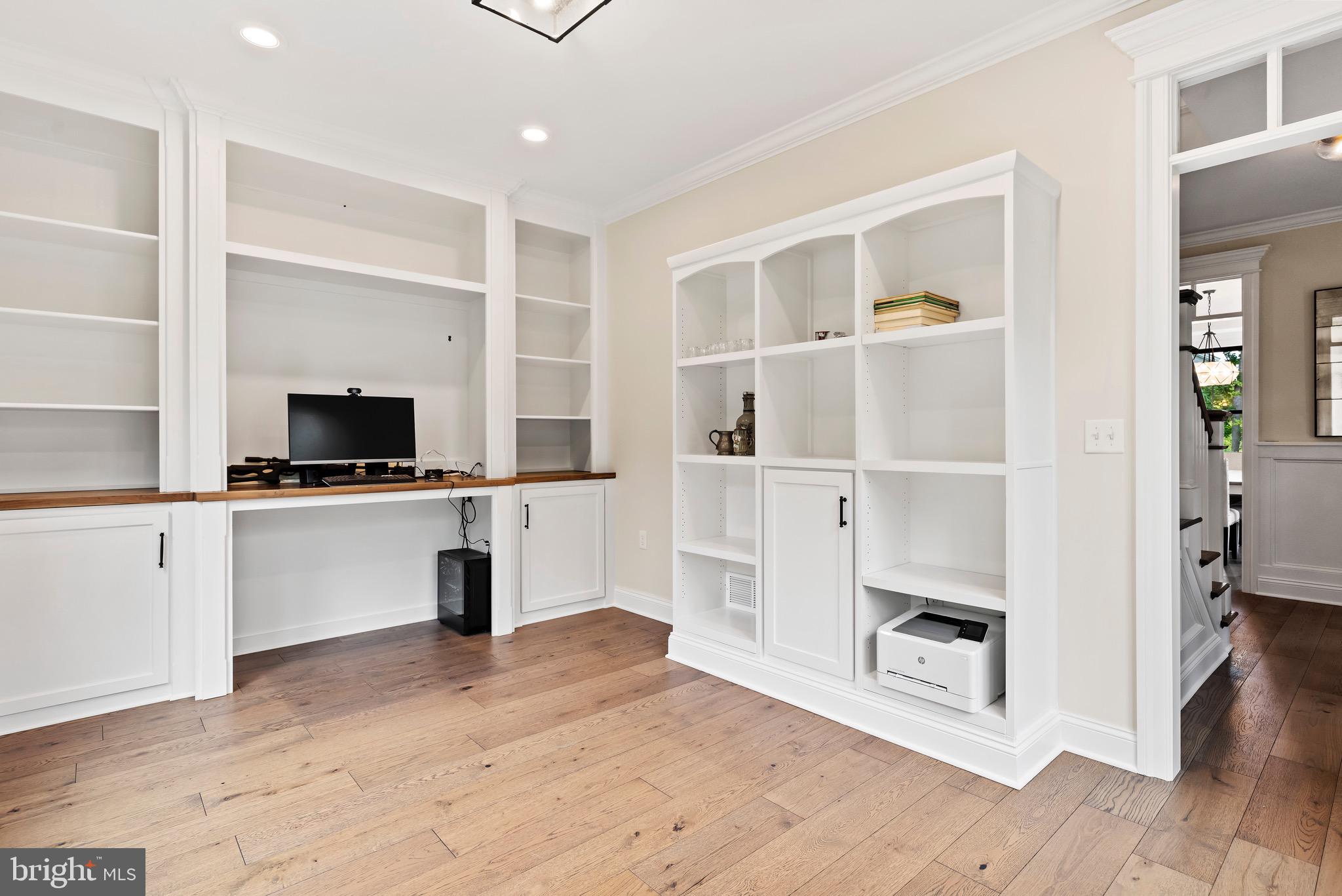 26 Jennifer Ln