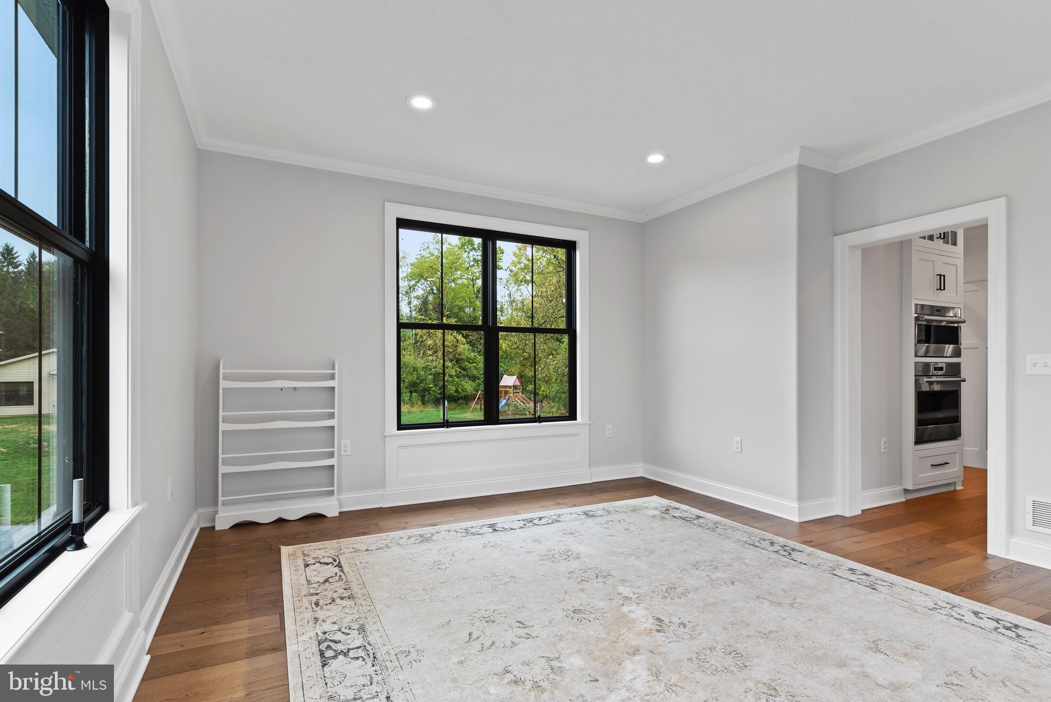 26 Jennifer Ln