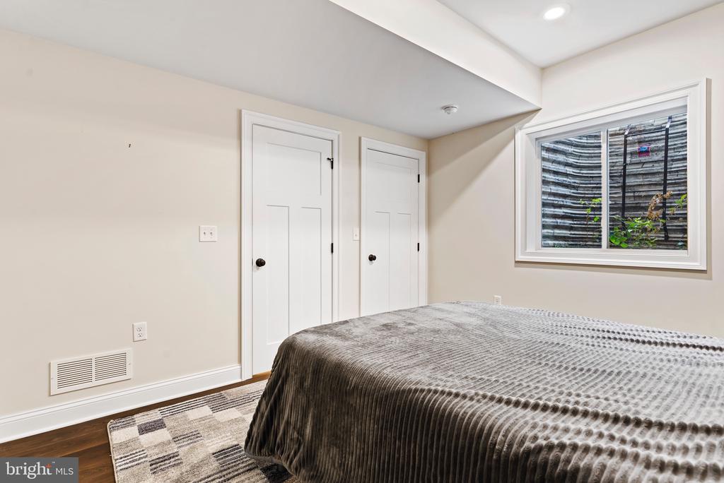 26 Jennifer Ln